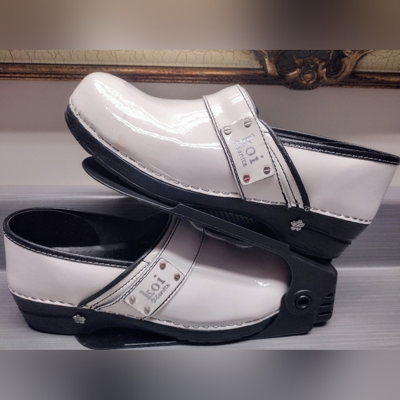 Koi by Sanita Clogs Work Comfort Slip-on Shoes White Patent Leather Size 42/10 - Picture 4 of 14